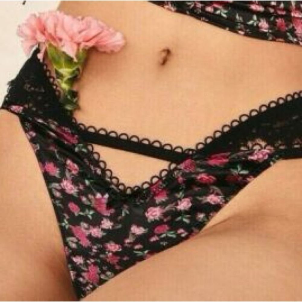 For Love & Lemons Victorias Secret Thong NWOT Black Rosebud